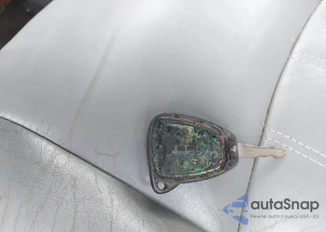 2006 Chrysler 300C z USA, uszkodzony, nr VIN 2C3KA63H46H226531